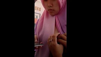 Индонезийские груди Hijab Flash и Grope - www.mamihmens.ml